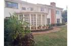 6 Bed House with En Suite in Lavington - 19