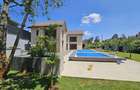 5 Bed House with En Suite in Runda - 1