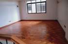 4 Bed Apartment with En Suite at Riverside Drive - 11