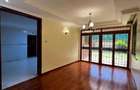 5 Bed House with En Suite in Lavington - 10