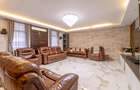 5 Bed Townhouse with En Suite in Lavington - 2
