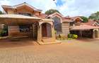 4 Bed Townhouse with En Suite at Lavington Closet - 7