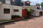 6 Bed Townhouse with En Suite at Lavington - 1