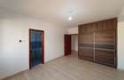 4 Bed Apartment with En Suite in Parklands - 8