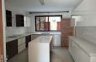 5 Bed Townhouse with En Suite at Near Jeffreys Sports Club - 2