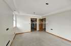 3 Bed Apartment with En Suite at Westland - 12