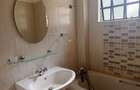 4 Bed House with En Suite at Rosslyn - 20