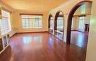 5 Bed House with En Suite at Flem Tree - 4