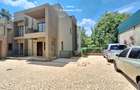 5 Bed Townhouse with En Suite at Lavington. - 9