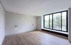5 Bed Townhouse with En Suite at Westlands - 6