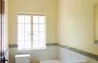 5 Bed Townhouse with En Suite in Rosslyn - 17