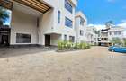 5 Bed Townhouse with En Suite at Manyani East. - 4