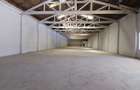 5,000 ft² Warehouse with Backup Generator in Industrial Area - 5