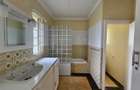 4 Bed House with En Suite in Rosslyn - 4