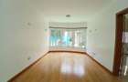 4 Bed Townhouse with En Suite at Riverside Drive - 19