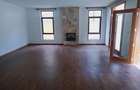 5 Bed Townhouse with En Suite at Lavington - 7