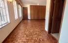 5 Bed House with En Suite at Red Hill Road - 10