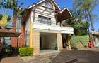 5 Bed Townhouse with En Suite at Lavington Green - 1