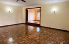5 Bed Villa with En Suite in Nyari - 7