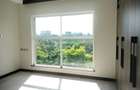 3 Bed Apartment with Swimming Pool in Riverside - 17