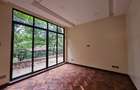 5 Bed Townhouse with En Suite in Lavington - 17