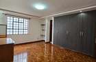 5 Bed House with En Suite in Runda - 20