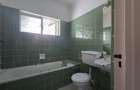 4 Bed House with En Suite in Lavington - 16