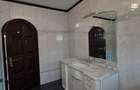4 Bed Townhouse with En Suite at Riverside Drive - 13