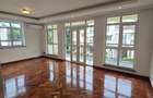 5 Bed Townhouse with En Suite in Lavington - 14