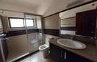 5 Bed Townhouse with En Suite at Lavington - 11