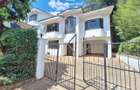 5 Bed Townhouse with En Suite at Riverside Drive - 1