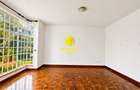 4 Bed House with En Suite in Rosslyn - 6
