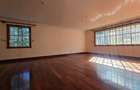 4 Bed House with En Suite in Lavington - 8