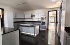 5 Bed House with En Suite in Runda - 2