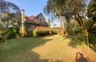 4 Bed Townhouse with Garden in Lavington - 1