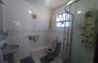 4 Bed House with En Suite in Lavington - 9