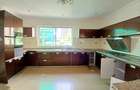 4 Bed Townhouse with En Suite at Riverside Drive - 12