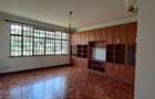 4 Bed House with En Suite in Lavington - 11