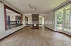 5 Bed House with En Suite in Rosslyn - 3