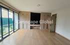 5 Bed House with En Suite in Lavington - 8
