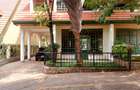 4 Bed Townhouse with En Suite at Lavington - 1
