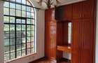 4 Bed Townhouse with En Suite at Lavington - 16
