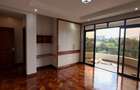 4 Bed Apartment with En Suite at Riverside Drive - 10