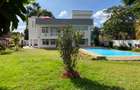 5 Bed House with En Suite in Runda - 1
