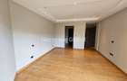 3 Bed Apartment with En Suite in Riverside - 8