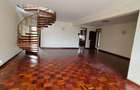 4 Bed Apartment with En Suite at Riverside Drive - 7