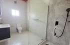 5 Bed House with En Suite in Rosslyn - 12