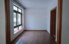 5 Bed Townhouse with En Suite at Lavington - 8