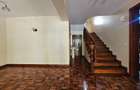 5 Bed Townhouse with En Suite at Lavington - 8