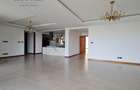 3 Bed Apartment with En Suite in Riverside - 6
